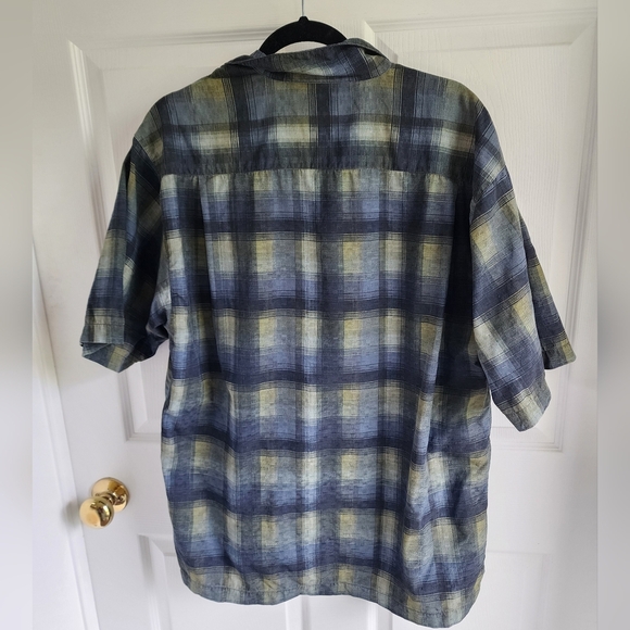 Tommy Bahama Blue and Green Casual Button Down Camp Shirt 100% SILK Medium - Picture 2 of 5